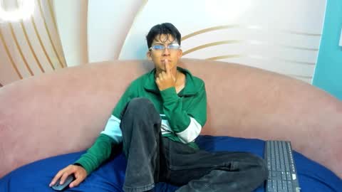 valentino lux online show from November 17, 2025, 3:45 am