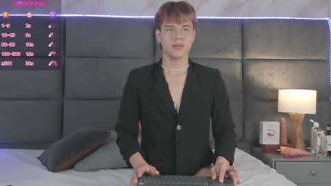 valentino moon online show from December 17, 2024, 2:44 am