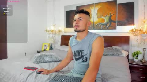 Snapshot of valentinos_ chatting on September 29, 2025, 8:13 pm Valentinos online show from September 29, 2025, 8:13 pm