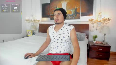 Snapshot of valentinos_ chatting on October 3, 2025, 8:39 pm Valentinos online show from October 3, 2025, 8:39 pm