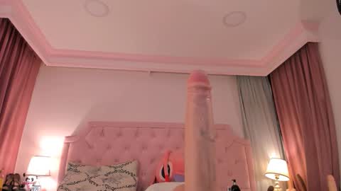 Vale Toro  online show from September 19, 2025, 11:55 am