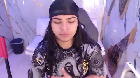 valeri_harpers4 online show from September 10, 2025, 1:00 pm