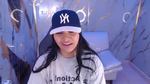 valeri_harpers4 online show from September 15, 2025, 1:22 pm