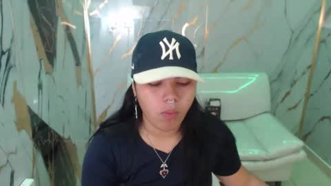 valeri_harpers4 online show from November 18, 2025, 11:36 am