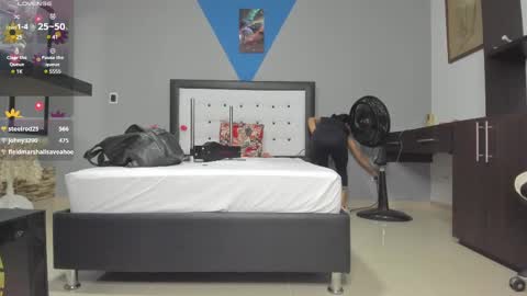 Snapshot of valeri_hurtado chatting on February 25, 2025, 8:58 am Valeria online show from February 25, 2025, 8:58 am