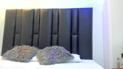 valeri_tafur online show from January 19, 2025, 11:01 am