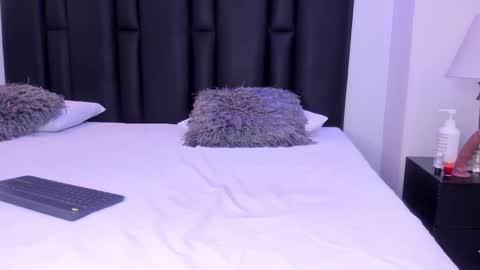 valeri_tafur online show from February 15, 2025, 2:00 pm