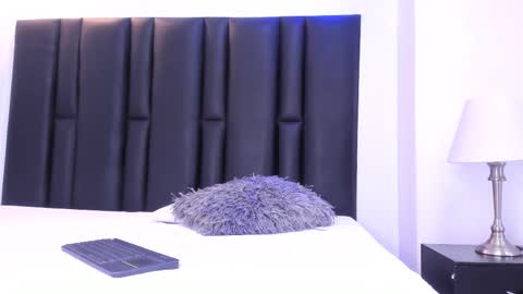 valeri_tafur online show from March 7, 2025, 4:55 pm