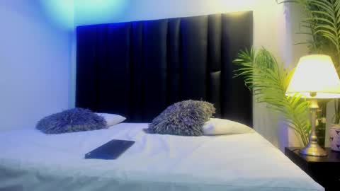 valeri_tafur online show from November 20, 2025, 10:59 am