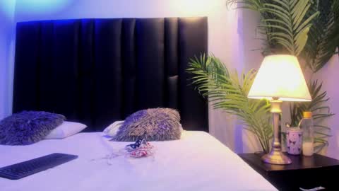 valeri_tafur online show from November 28, 2025, 11:02 am