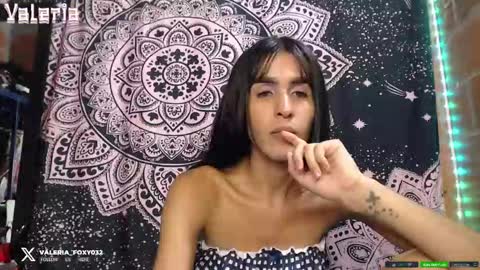 valeria online show from September 24, 2025, 3:10 am