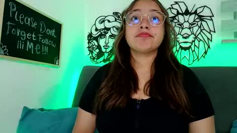 valeria online show from October 13, 2025, 1:16 am