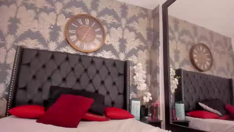 valeria_collin online show from December 16, 2025, 5:51 pm