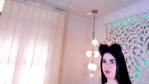 Snapshot of valeria_restrepo chatting on July 1, 2026, 6:18 pm Valeria online show from July 1, 2026, 6:18 pm