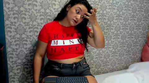 Costume lover online show from February 17, 2026, 7:09 pm