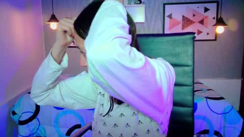 Valeria online show from December 9, 2024, 1:24 pm