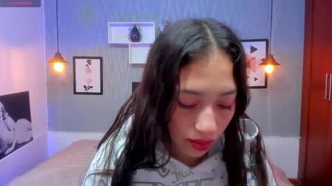 Valeria online show from November 5, 2025, 2:17 pm