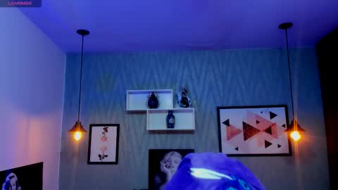 Valeria online show from November 18, 2025, 2:39 am