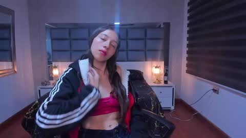 Valeria online show from December 5, 2025, 3:41 pm