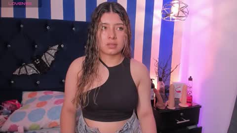 valeria_rouse28 online show from October 25, 2025, 5:30 pm