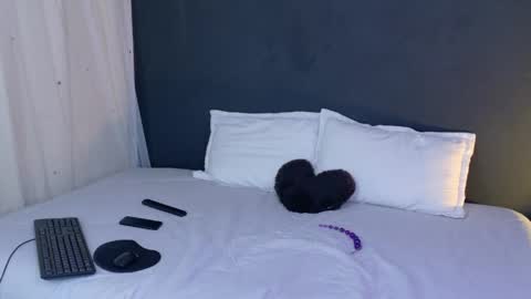valeriaa cruz online show from June 5, 2026, 12:17 am