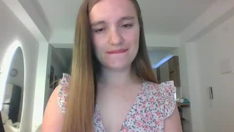 valeriafrannco online show from November 18, 2025, 10:03 pm