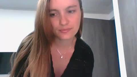valeriafrannco online show from April 6, 2026, 5:52 am