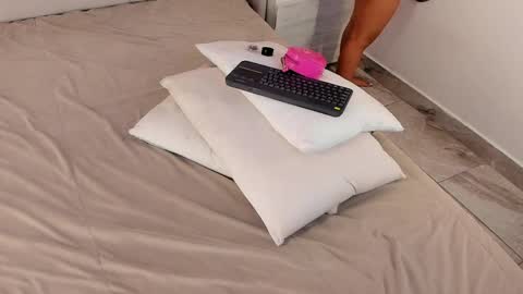 Snapshot of valeriah_ chatting on June 4, 2026, 1:17 pm Valeria online show from June 4, 2026, 1:17 pm