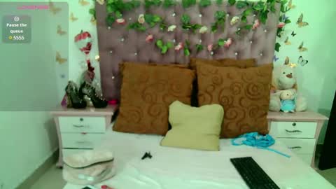 La valerie26 online show from February 25, 2025, 1:20 am