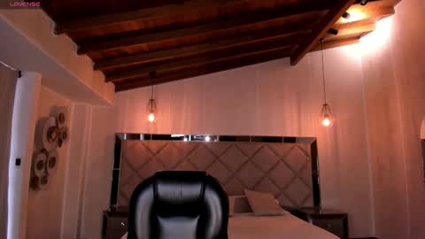 Vale  online show from October 11, 2025, 12:04 pm