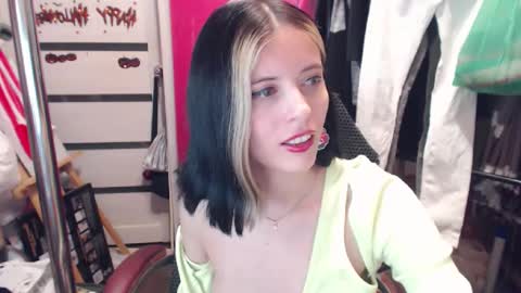 ValeriaXKiss online show from December 17, 2024, 10:00 pm