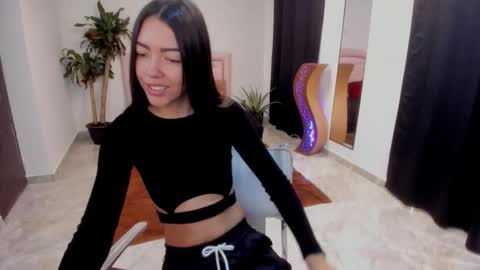 Valerie fox online show from November 28, 2025, 1:14 pm