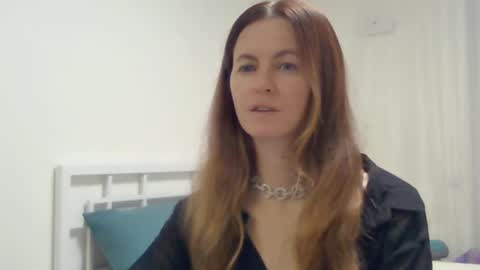 valerie_rose777 online show from November 17, 2025, 8:03 pm
