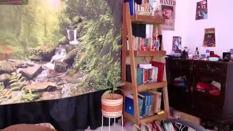 Snapshot of valerie_smile chatting on April 30, 2026, 7:47 am Valerie online show from April 30, 2026, 7:47 am