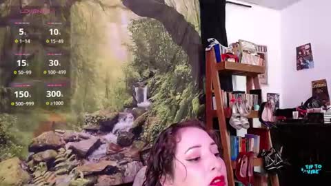 Snapshot of valerie_smile chatting on July 27, 2026, 12:39 am Valerie online show from July 27, 2026, 12:39 am