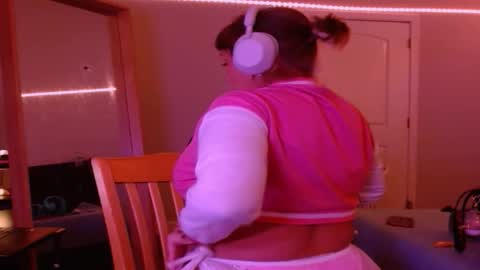 Valerie Virago online show from February 6, 2026, 8:40 am