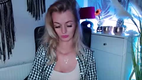 Valerie  online show from February 4, 2025, 2:53 pm