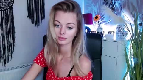 Valerie  online show from February 10, 2025, 11:57 am