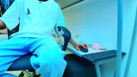 VALERIO  online show from April 22, 2026, 2:58 am