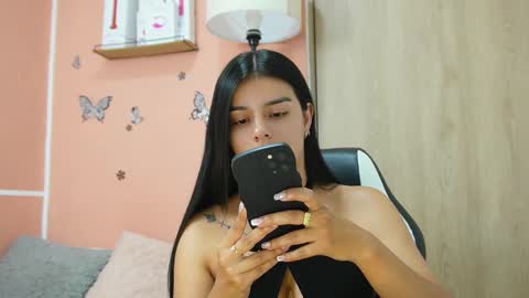 Snapshot of valerihouse chatting on February 28, 2025, 7:46 pm Juli C online show from February 28, 2025, 7:46 pm