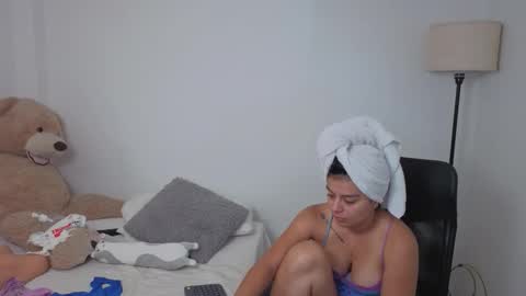 Snapshot of valerihouse chatting on September 9, 2025, 10:31 pm Juli C online show from September 9, 2025, 10:31 pm