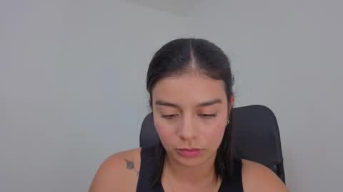 Snapshot of valerihouse chatting on October 26, 2025, 1:33 am Juli C online show from October 26, 2025, 1:33 am