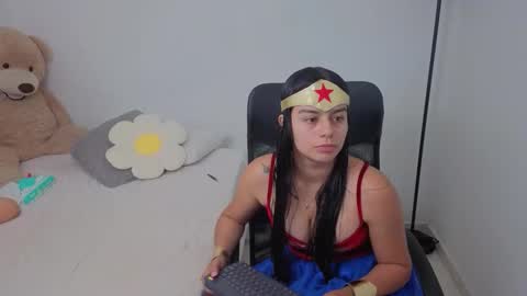 Snapshot of valerihouse chatting on October 31, 2025, 10:33 pm Juli C online show from October 31, 2025, 10:33 pm