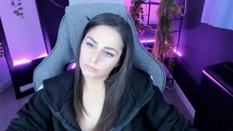 Valerie online show from October 15, 2025, 4:51 pm