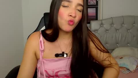 valeria online show from April 21, 2026, 5:14 am