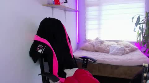 valery_bonnet1 online show from October 25, 2025, 7:19 pm