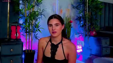 Snapshot of valery_evann chatting on July 14, 2026, 6:35 pm Valery online show from July 14, 2026, 6:35 pm