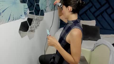 VALERY MORE online show from October 3, 2025, 12:46 pm