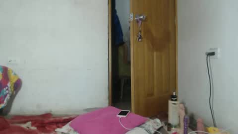 valery_prinss5 online show from November 16, 2025, 3:45 am