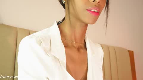 Snapshot of valery_swan1 chatting on June 8, 2026, 3:51 am Valery swan1 online show from June 8, 2026, 3:51 am